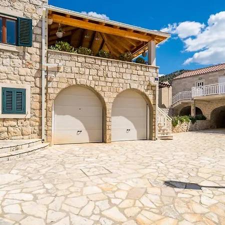 Mediterranean Stone Lady Апартаменты Слано